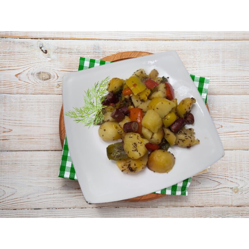 Apkeptos bulvės su paprika ir dešrelėmis,kg