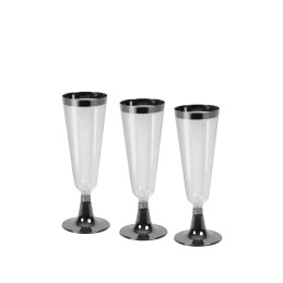 Taurės 3 vnt plastikinės...