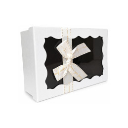 Popierinė dovanų dėžutė vidutinė balta spalva 1 vnt